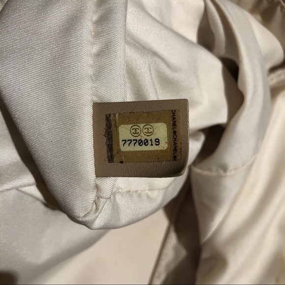 CHANEL TOTE BAG - Picture 6 of 10